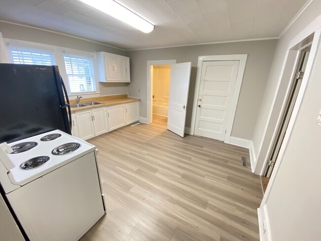 Building Photo - 2bed/1ba House with Updated Interior, close to Hwy 29 w/ storage building