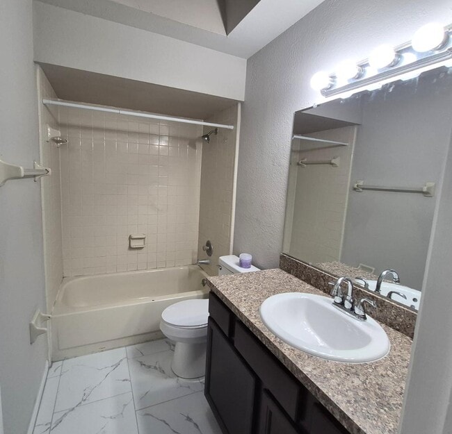 Building Photo - 103 Booth Ln