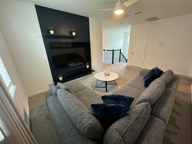 Building Photo - 9235 Sommerset Hills Dr