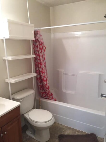 Building Photo - 407 River Park Dr