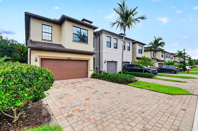 Building Photo - 2833 Troubadour St