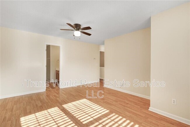 Building Photo - 1102 Pleasant Oaks Ct