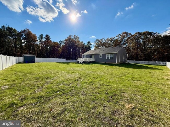 Building Photo - 801 6th Rd