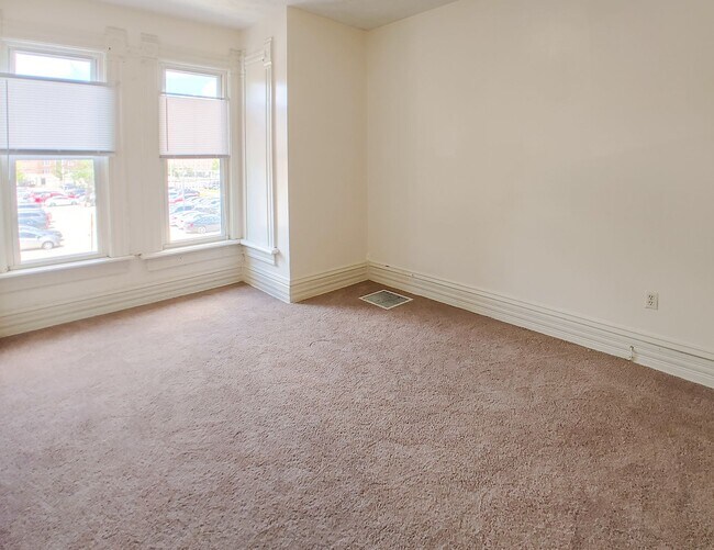 Building Photo - Freshly updated 2 bed/1 bath Close to Wexner Medical Center