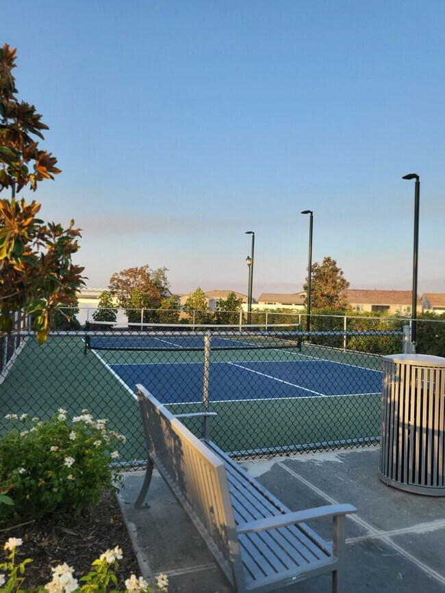 Building Photo - HIGHGATE 3 BED 2 BATH HOUSE RENTAL
