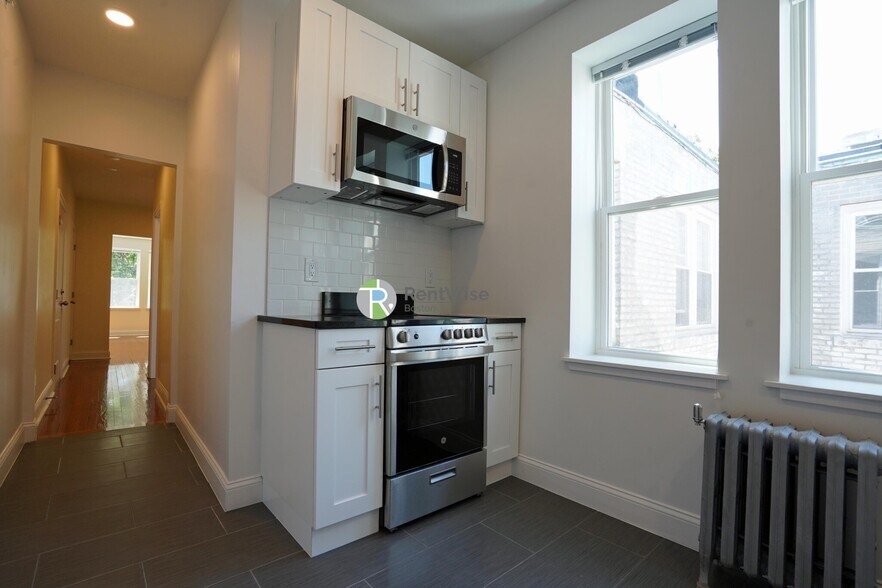Building Photo - 123 Sutherland Rd
