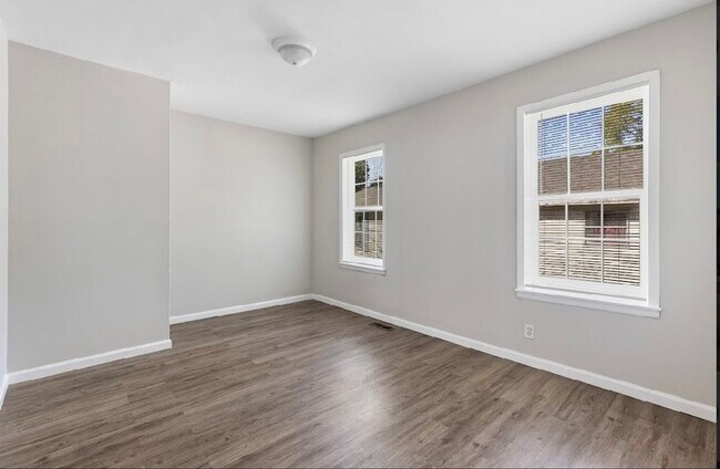 Building Photo - 621 Fairfax Ave