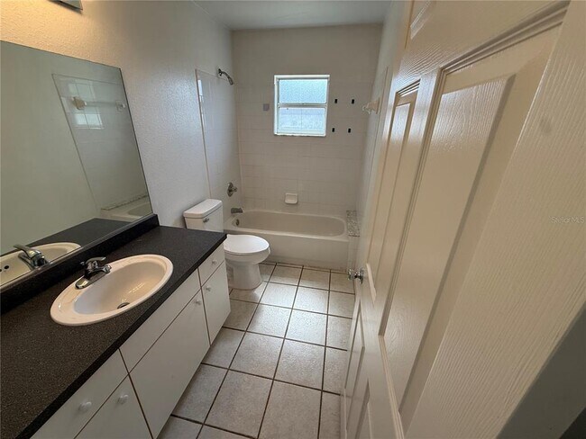 Building Photo - 9515 SW 31st Ct