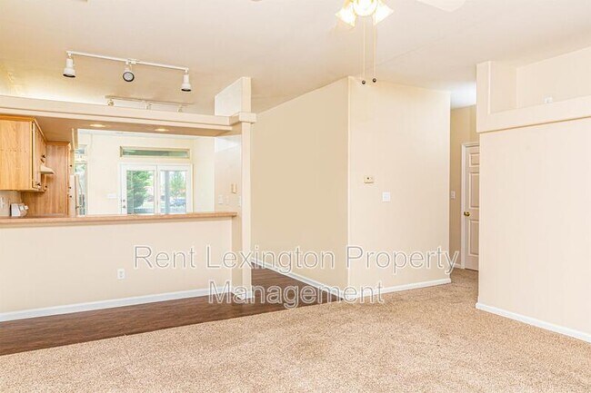 Building Photo - 749 Whispering Brook Trce