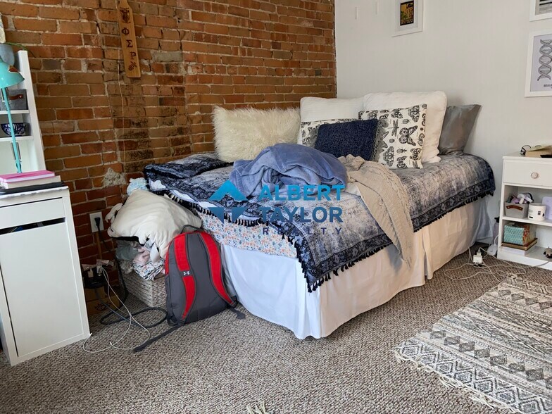 Building Photo - 486 Massachusetts Ave