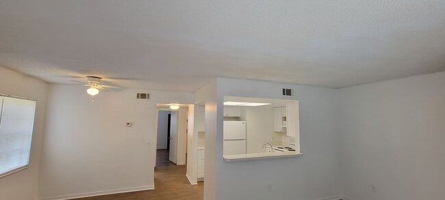 Building Photo - Coral Gardens one bedroom condo