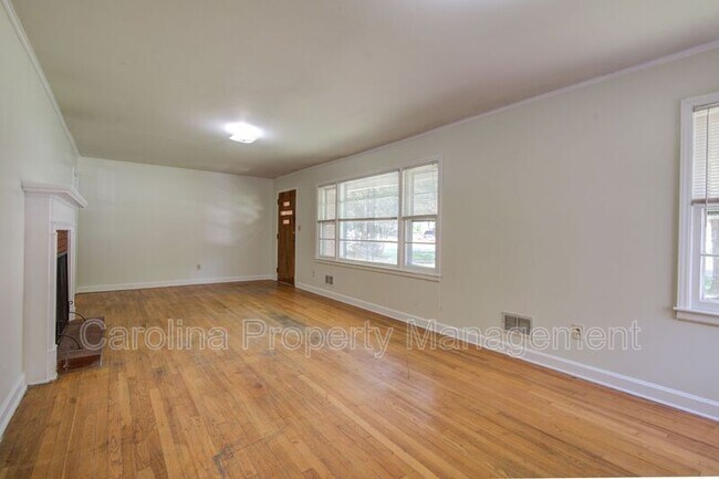 Building Photo - 607 W 19th Ave