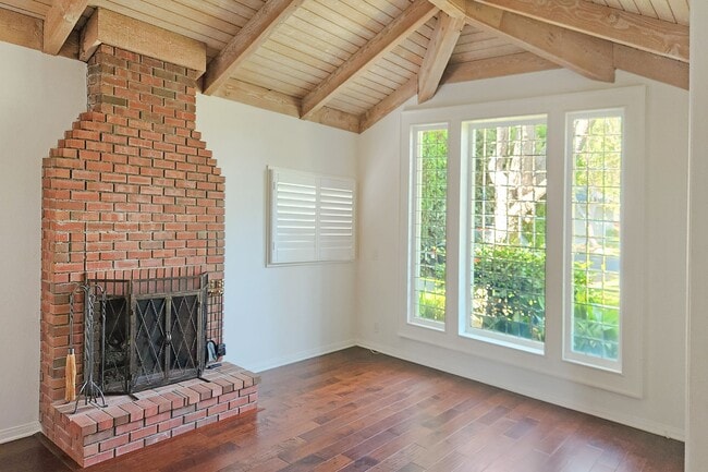Building Photo - 209 San Miguel Rd