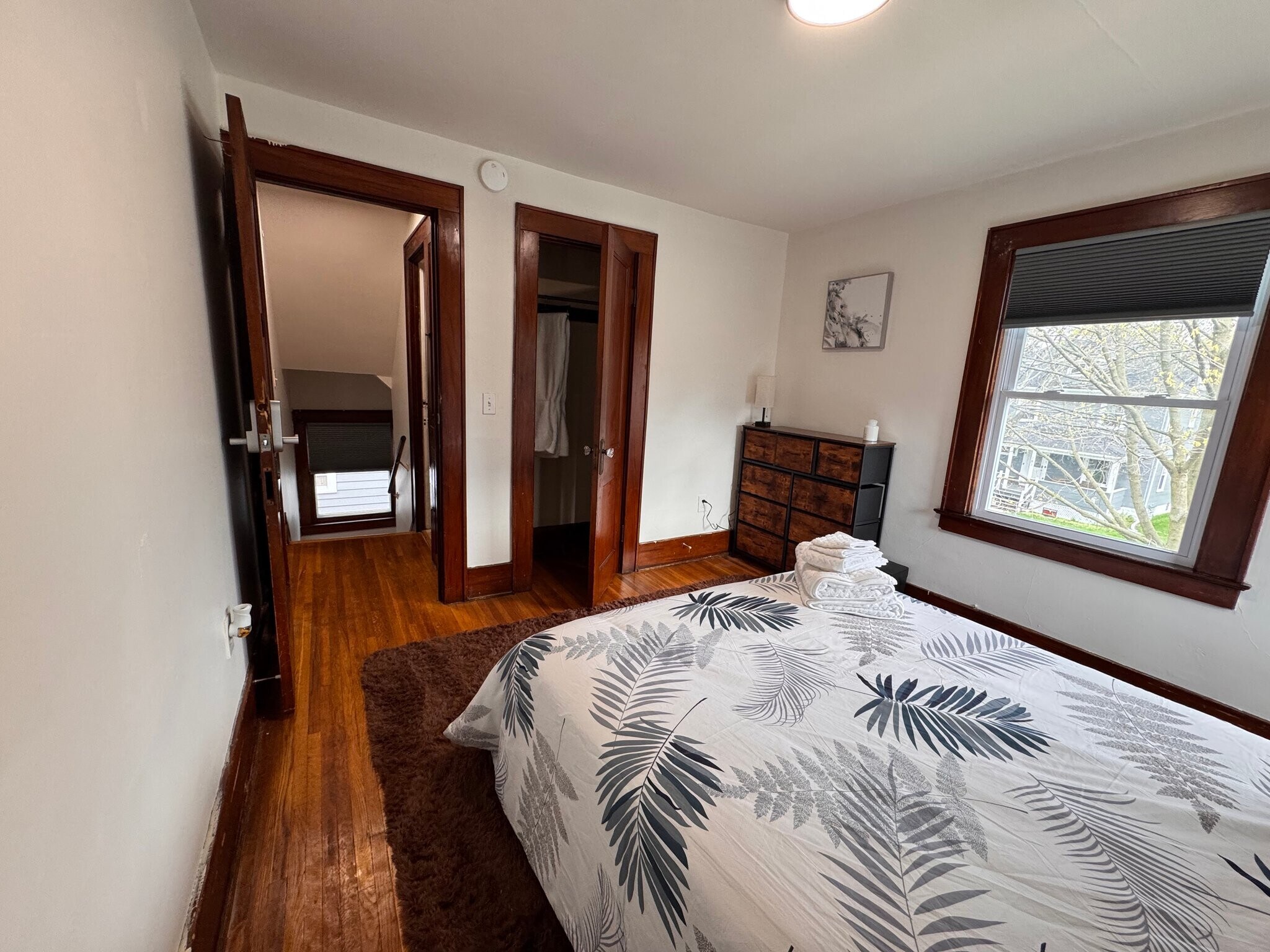 Building Photo - 186 Spruce Ave