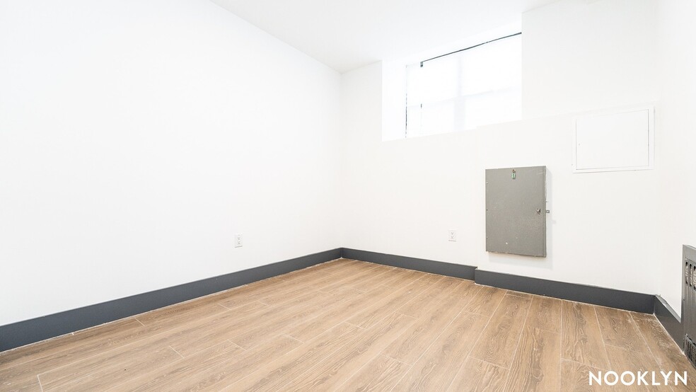 Building Photo - 2008 Fulton St