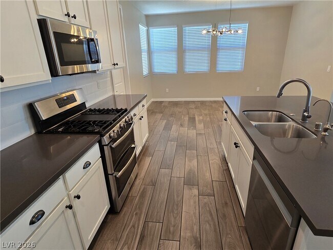 Building Photo - 8242 Skye Territory St
