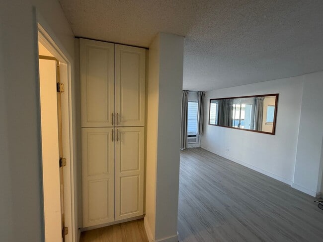 Building Photo - Studio in the Pleasanton - located Right A...