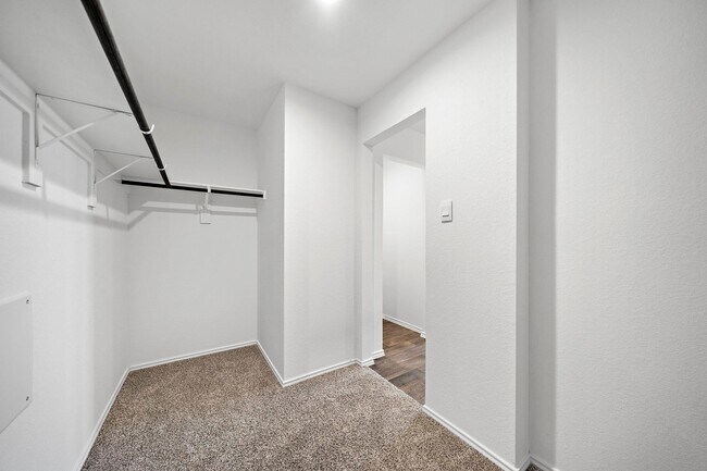 Building Photo - 20827 Marigold Meadows St