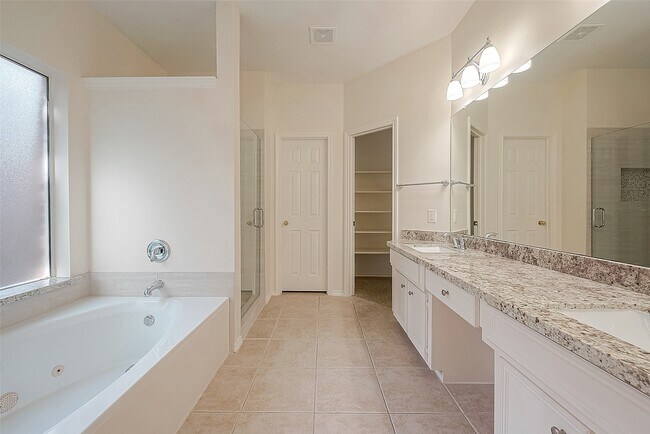 Building Photo - 21411 Willow Glade Dr