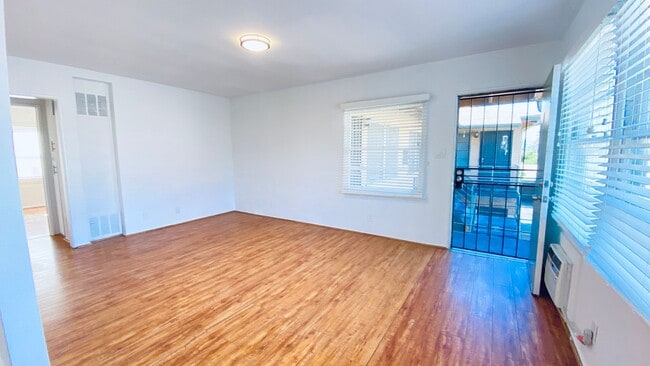 Interior Photo - 11320 Tiara St