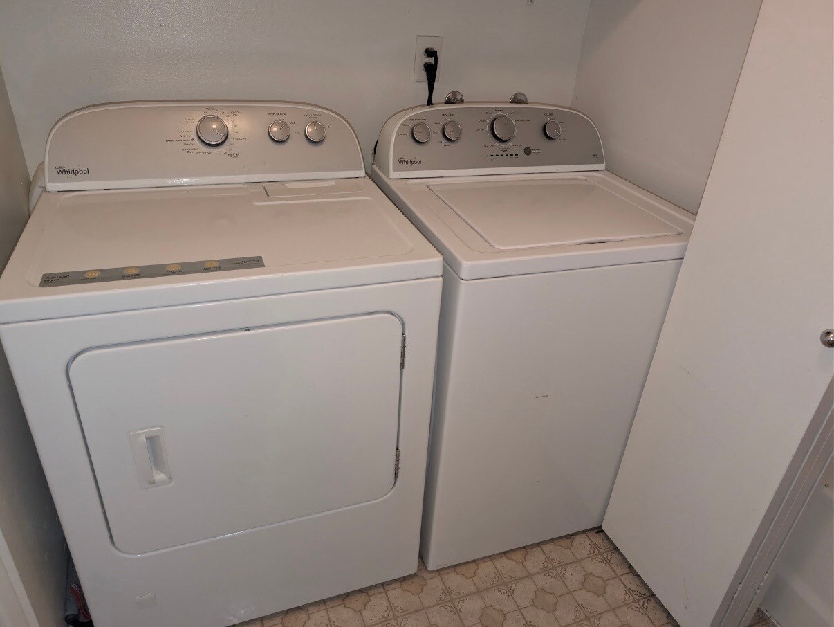 Building Photo - 18164 Sundowner Way