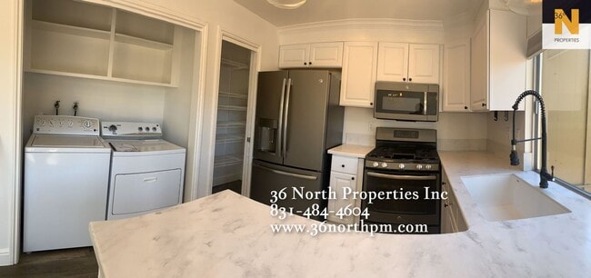 Building Photo - Remodeled 3 bed/2 bath Sunny Creekside Condo Available!