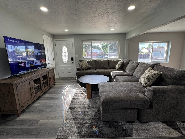 Building Photo - 9300 Grove St