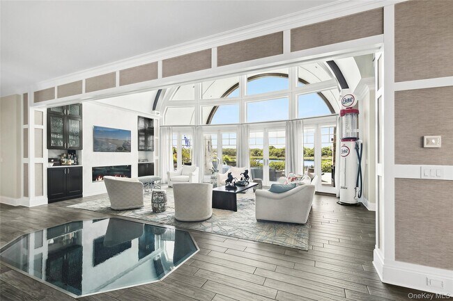 Building Photo - 61A S Bay Ave