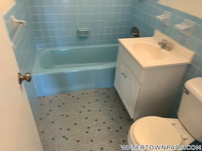 Building Photo - 245 Main St