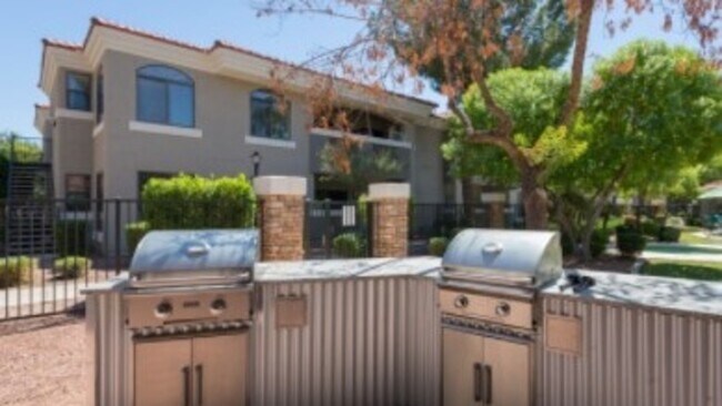 Building Photo - 3636 E Inverness Ave