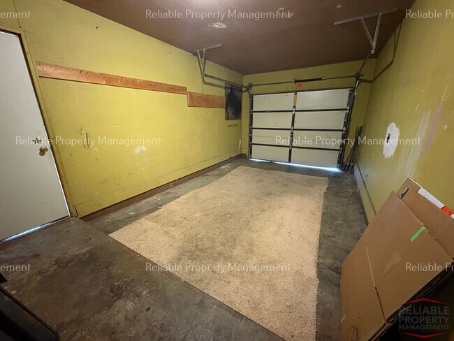 Building Photo - 2650 E 17th St