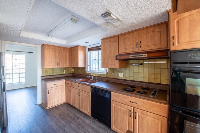 Building Photo - 5510 Chadwyck Dr