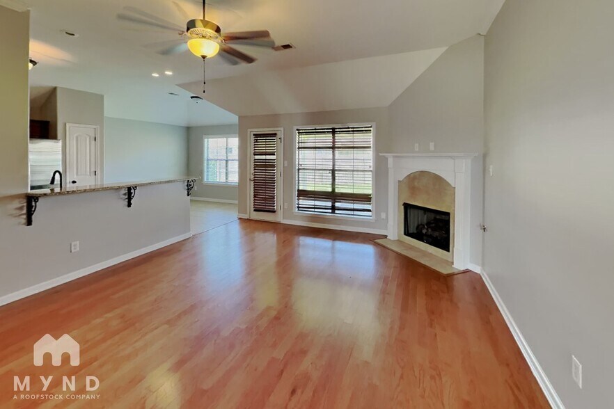 Building Photo - 1087 Acadia Pl