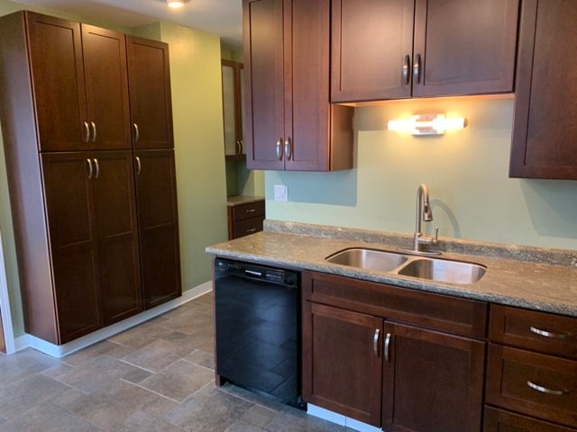 Building Photo - 1818 E 7th St