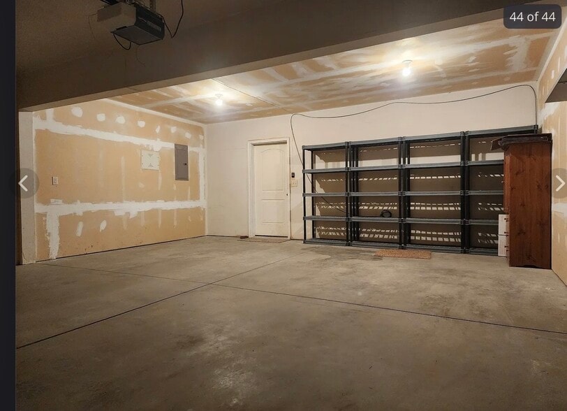 Large two car garage - 524 E Broadway St