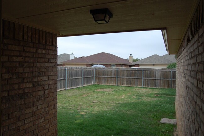 Building Photo - Beautiful 3/2/2 in Cooper ISD