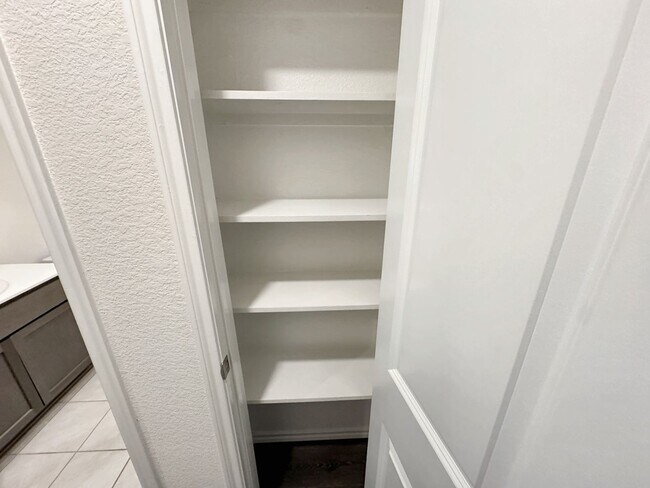 Building Photo - 3/2 in Magnolia Master Planned Community!