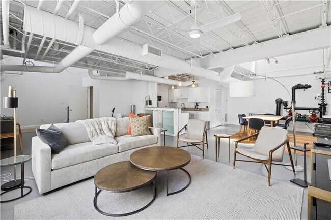 Building Photo - 820 DeKalb Ave NE