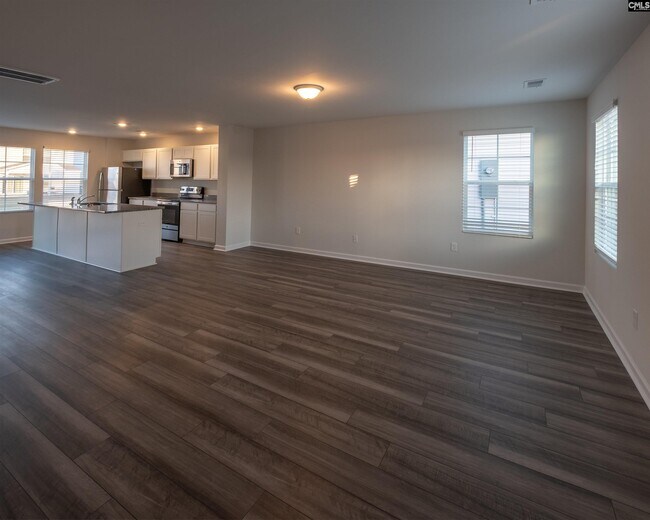 Building Photo - 3024 Hallsdale Dr