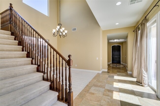 Building Photo - 2713 Cyrano St
