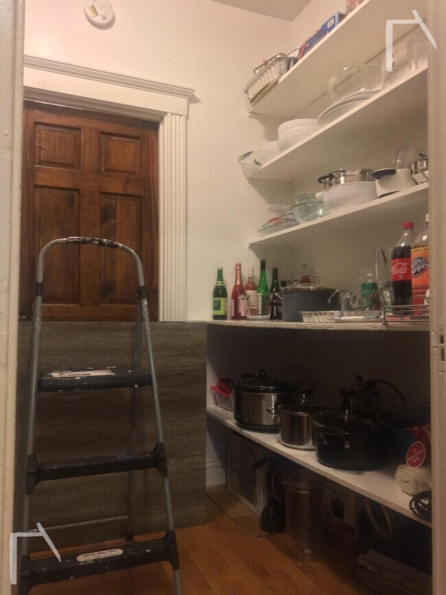 Building Photo - 215 Saint Paul St