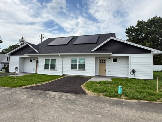 Building Photo - 42 O'Neil St