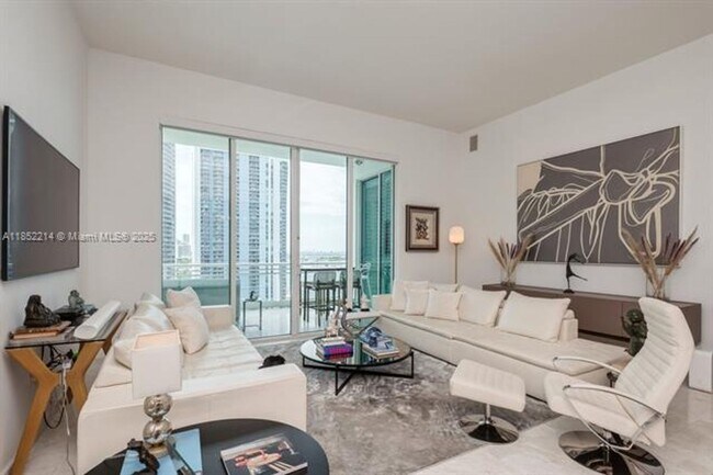 Building Photo - 900 Brickell Key Blvd