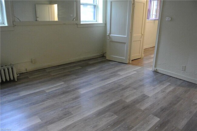 Building Photo - 103 S Portage Path