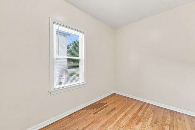Building Photo - 310 E 138th St