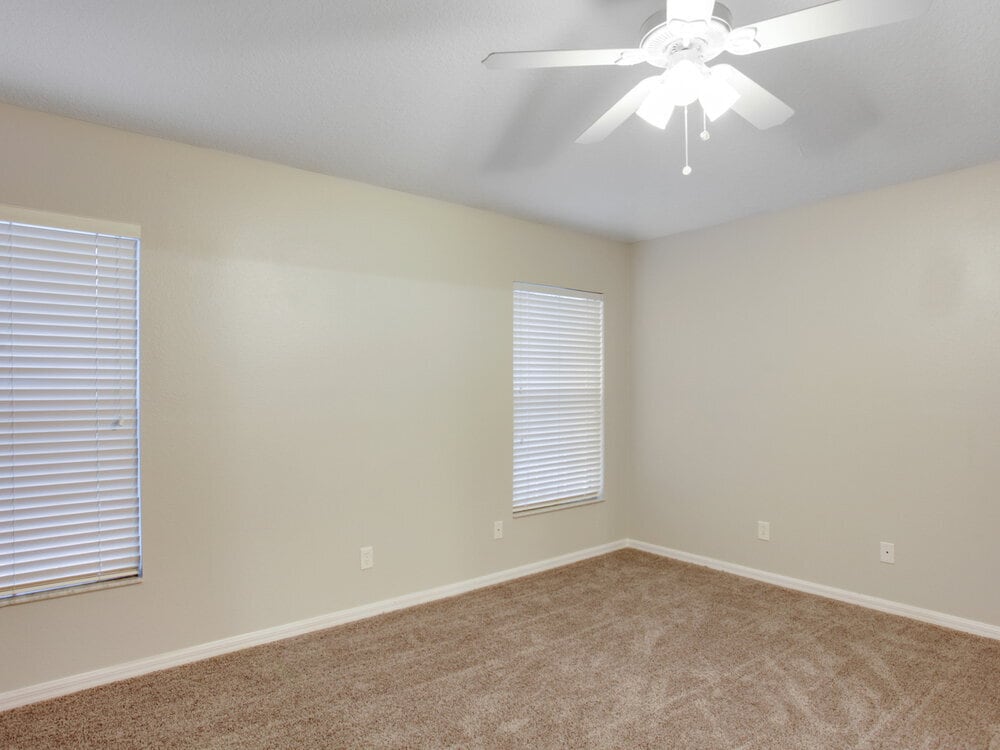 Building Photo - 926 Lake Shore Ranch Dr