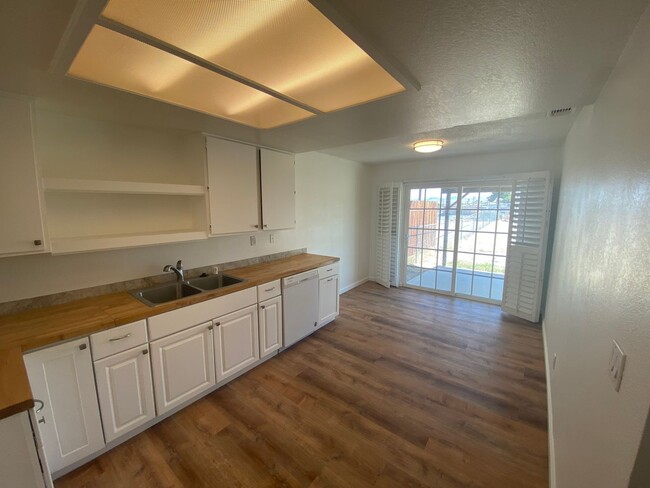 Building Photo - **751 Higgins Rd #27 Barstow** 3 bedroom 2...