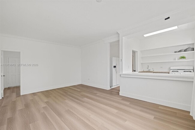 Building Photo - 4710 Pine Tree Dr