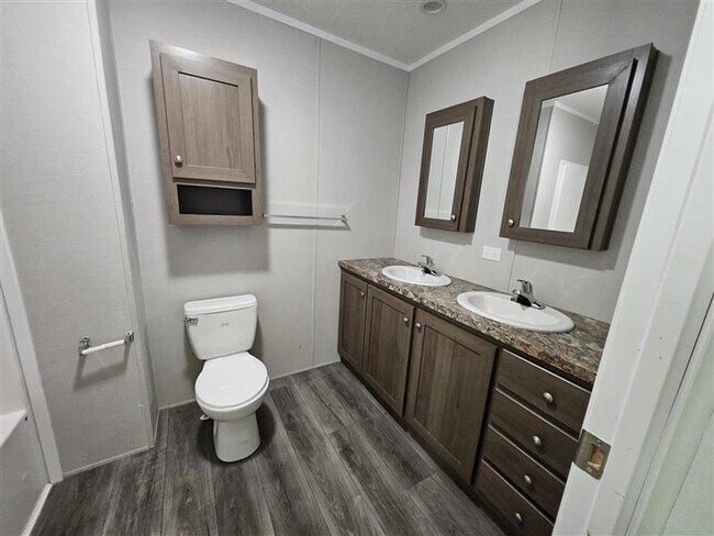 Building Photo - 260 Bay Port Cir