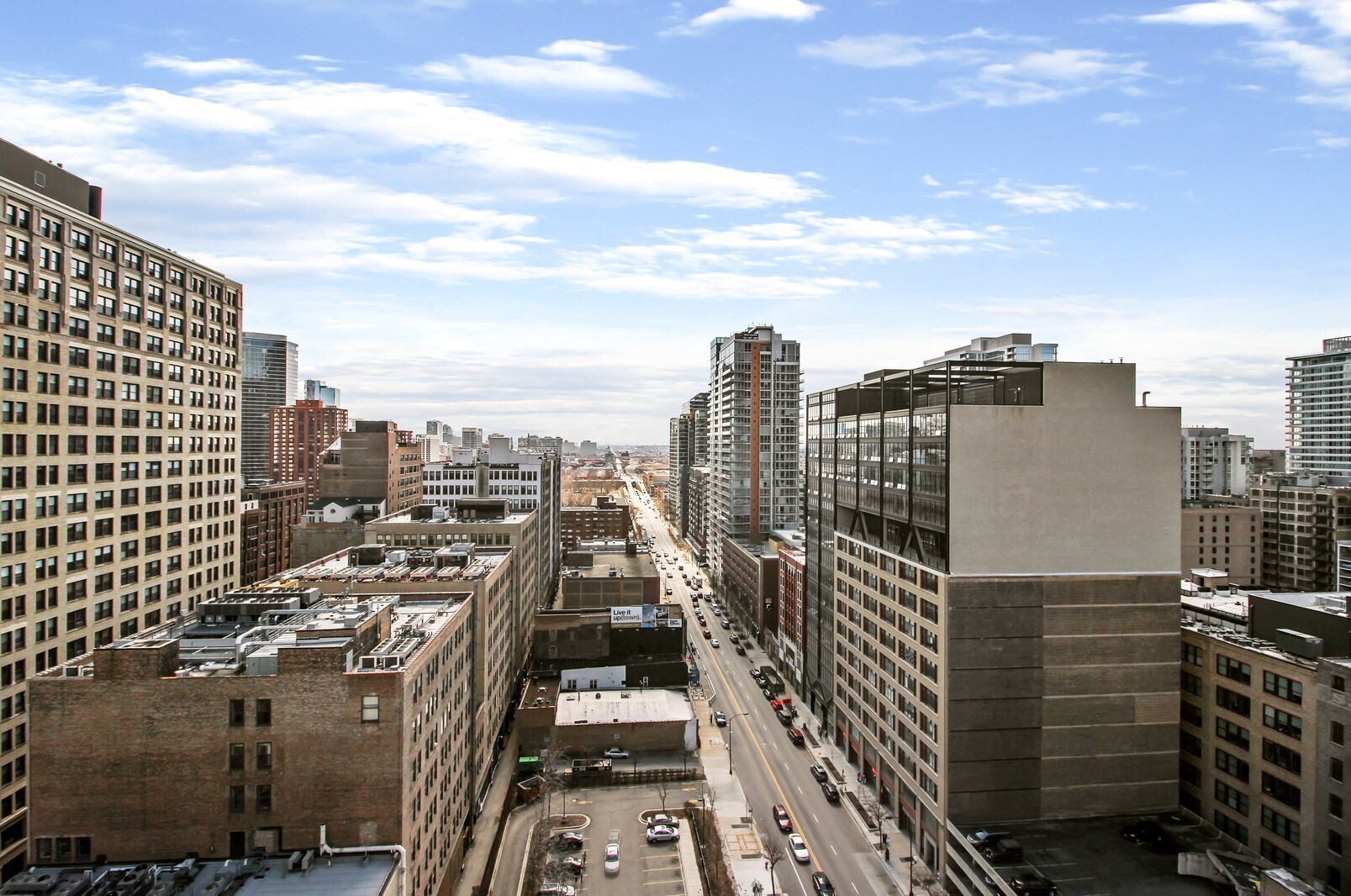 Building Photo - 547 S Clark St